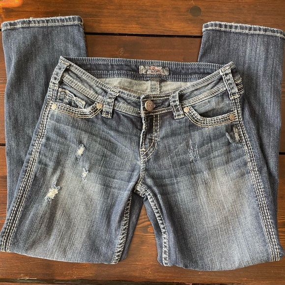 SILVER JEANS TWISTED CAPRI DISTRESSED WOMEN'S SIZE 26 See Pics For Measurements - Picture 5 of 14